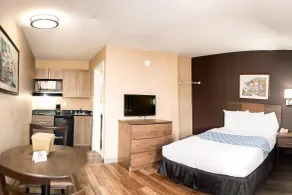 Suburban Studios Charlotte - Ballantyne - Room