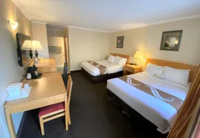 Quality Inn & Suites - Chambre