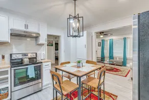 Peaceful Family Home Near Main St! - Innenbereich