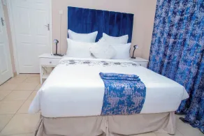 uPhondo Lodge - Room
