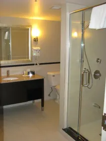 Wyndham Gatineau-Ottawa & Conference Centre - Salle de bain
