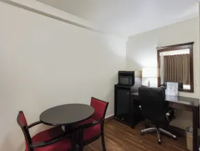 Red Roof Inn Oklahoma Airport I 40 W Fairgrounds - Room