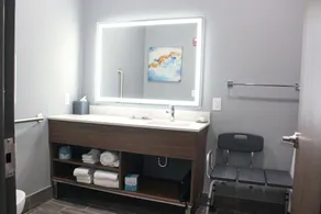 La Quinta Inn & Suites by Wyndham Mount Laurel Moorestown - Salle de bain