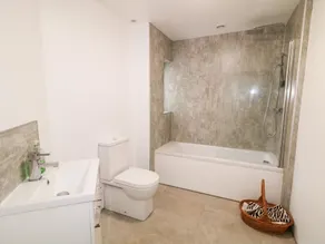 The Poets Cottage - Bathroom