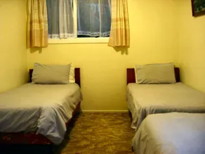 Glow Worm Motel - Habitación