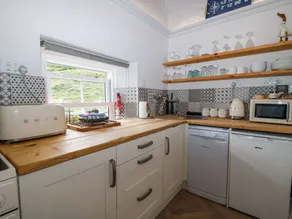 2 Cliff Cottages - Private kitchen