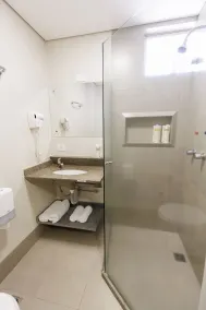 Tonello Business Hotel - Bathroom