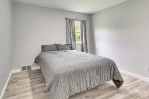 Spacious Oswego Home: 6 Mi to Fort Ontario! - Interiør