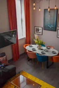 EPIC Duke Street Townhouse, City Centre Apartments - Rum