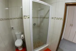 Meransha Langstrand Self Catering CC - Badrum