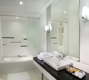 Sapphire Suites - Banheiro
