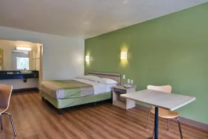 Motel 6 Tallahassee, FL - Downtown - Zimmer