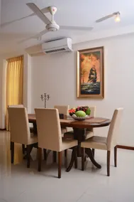 Unique Towers Luxury Boutique Suites - Ausblick vom Zimmer
