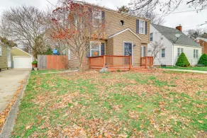 Walk to Adrian College: Family Home in Michigan - Interiör
