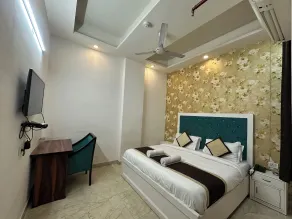 The Grand Palace - Room