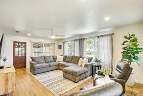 Charming Canalfront Retreat w/ Double Boat Slip! - Innenbereich