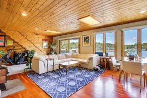 Waterfront Home on White Lake: Near Bethel Woods! - Interiör