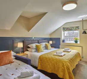 Full Moon Inn Rudge - Habitación