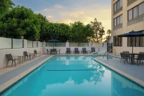 Courtyard by Marriott Cypress Anaheim / Orange County - Piscina