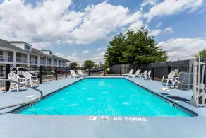 Baymont by Wyndham Eden - Piscine