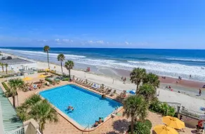 Beachfront Condo Daytona Oceanfront Pool & Hot Tub - Pool