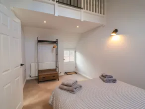 Spring Rose - Room