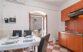 One-Bedroom Apartment In Pucisca - Private kitchen