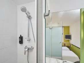 ibis budget Wrocław Południe - Bathroom