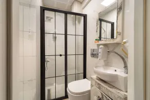 REN PLUS SUITES - Bathroom