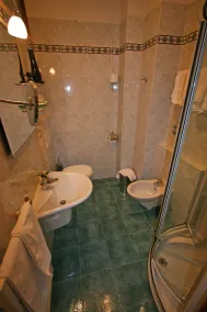 Nuovo Albergo - Bathroom