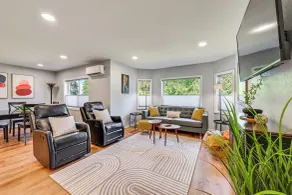 Seatac Getaway! Fully Fenced w/ Workspace - Innvendig