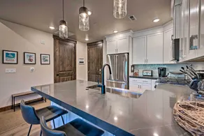 Luxe Canyons Condo w/ Golf Course Views! - Intérieur