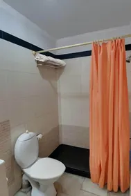 Amar Yatri Niwas Hotel - Bathroom