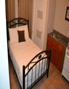 Monterey Inn Hotel - Chambre