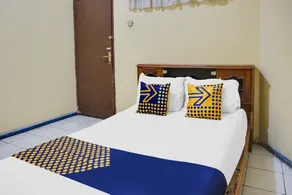 OYO Life 92087 Griya Nurainy - Chambre