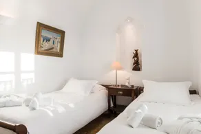 Pantelia Suites - Chambre