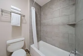 Days Inn by Wyndham Round Rock - Salle de bain