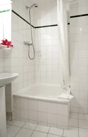 Aparthotel Adagio Access La Défense - Place Charras - Bathroom