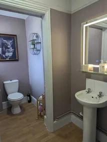 The Crafty Cow - Bathroom
