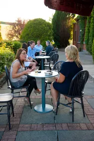 The Old Schoolhouse Inn - Restaurant