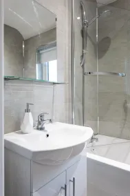 Fully Refurbished North Belfast Home 2 - Badezimmer