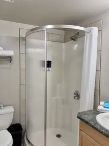 Lodge and Lantern - Bathroom