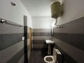 Young Monk Homestay Jibhi - Bathroom
