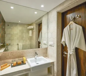 Hotel Bawa Regency - Bathroom