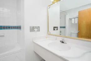Days Inn & Suites by Wyndham Red Rock-Gallup - Salle de bain