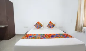 Fabexpress Svs Residency - Room