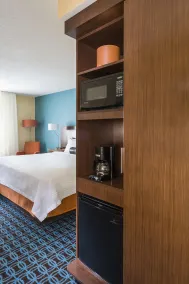 Fairfield Inn & Suites Dallas Park Central - Room