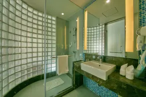 Holiday Inn Express Leshan City Square by IHG - High Speed Rail and Leshan Giant Buddha - Zimmer