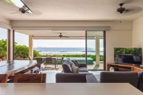 Marea Beachfront Villas - Zimmer