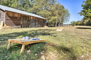 Idyllic Cabin w/ Fire Pit, Kayak On-Site! - Interiör
